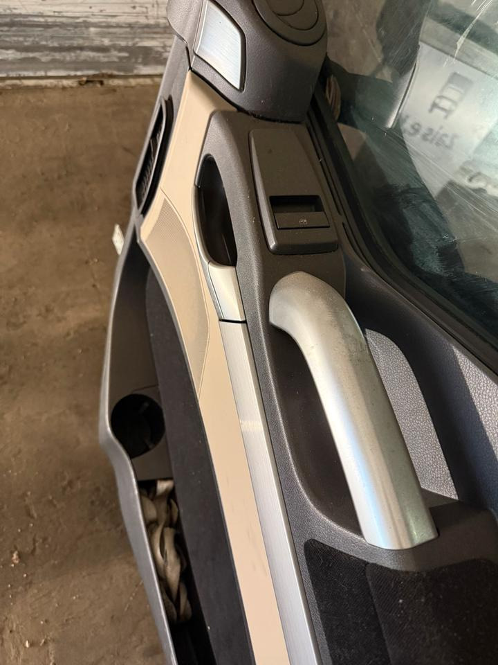 MAN TGS EU6 Beifahrertür Grau Spiegel Innenverkleidung LN 49 - Portière et pièces pour Camion: photos 4 MAN TGS EU6 Beifahrertür Grau Spiegel Innenverkleidung LN 49 - Portière et pièces pour Camion: photos 4