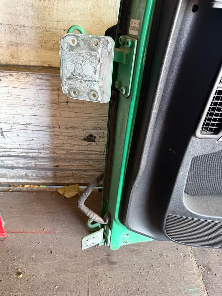 MAN TGS EU6 Beifahrertür Grün Spiegel Innenverkleidung LN 78 - Portière et pièces pour Camion: photos 3 MAN TGS EU6 Beifahrertür Grün Spiegel Innenverkleidung LN 78 - Portière et pièces pour Camion: photos 3