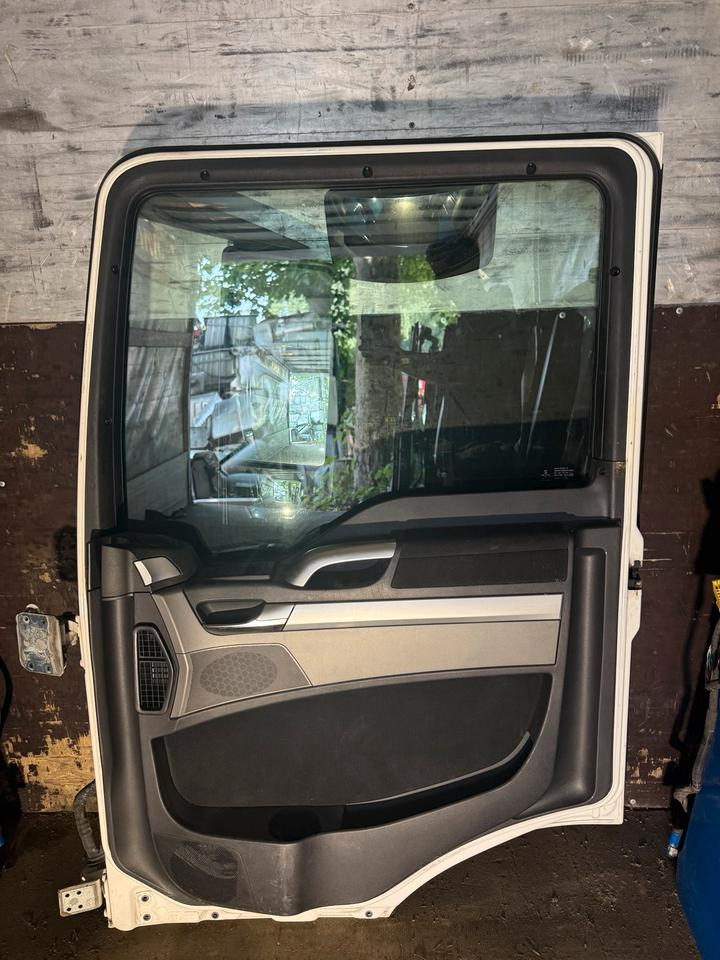 MAN TGS EU6 Beifahrertür Weiß Spiegel Innenverkleidung LN 57 - Portière et pièces pour Camion: photos 2 MAN TGS EU6 Beifahrertür Weiß Spiegel Innenverkleidung LN 57 - Portière et pièces pour Camion: photos 2