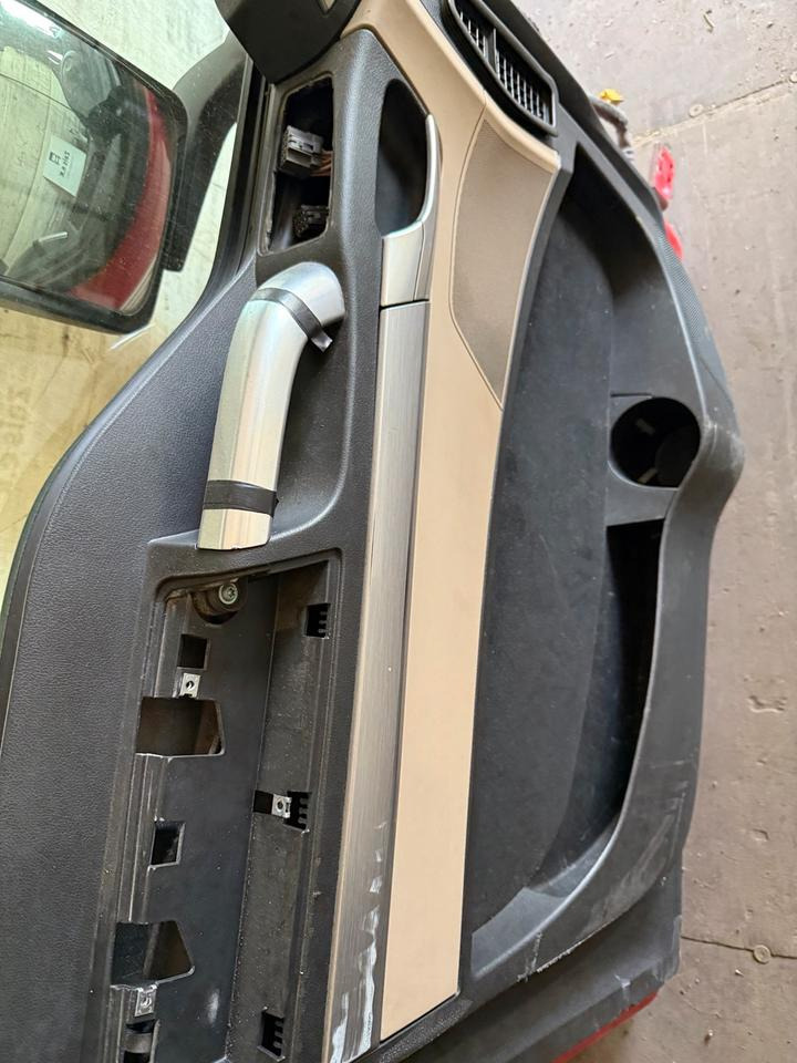 MAN TGX Fahrertür Rot Spiegel Innenverkleidung LN 63 - Portière et pièces pour Camion: photos 5 MAN TGX Fahrertür Rot Spiegel Innenverkleidung LN 63 - Portière et pièces pour Camion: photos 5