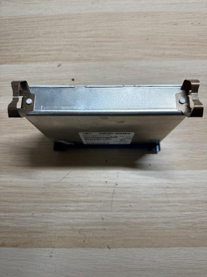 Mercedes Actros MP4 KNORR-BREMSE EBS Steuergerät A0014460036 - Bloc de gestion: photos 5 Mercedes Actros MP4 KNORR-BREMSE EBS Steuergerät A0014460036 - Bloc de gestion: photos 5