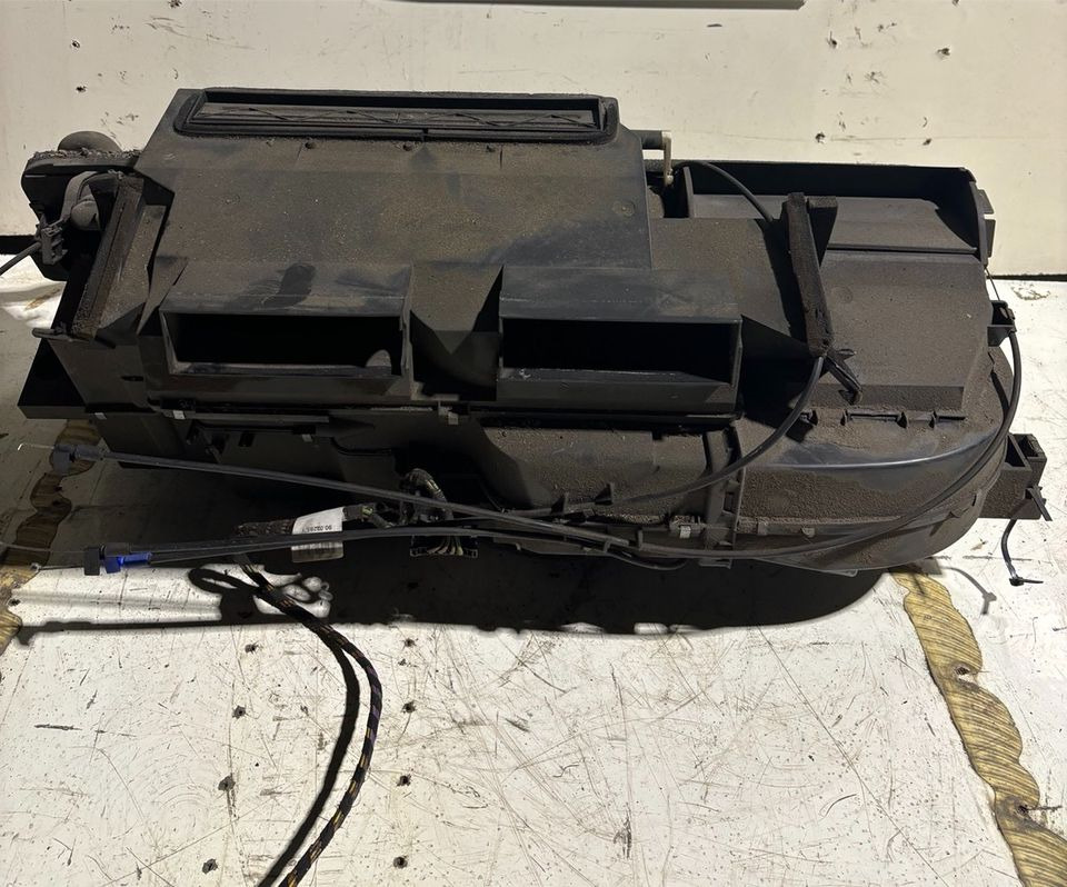 Mercedes Atego 1 Heizungskasten/Klimakasten A9738300161 - Chauffage/ Ventilation pour Camion: photos 2 Mercedes Atego 1 Heizungskasten/Klimakasten A9738300161 - Chauffage/ Ventilation pour Camion: photos 2