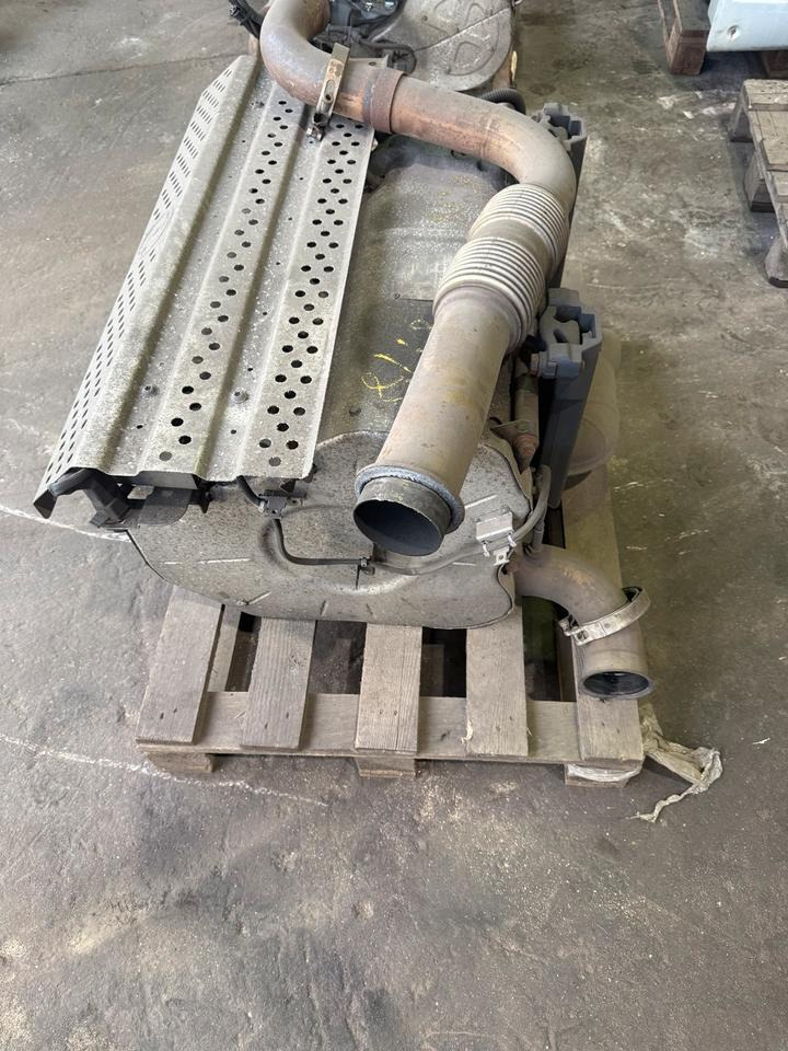 Mercedes Atego 4 EU6 Auspuff Katalysator A0064904012 - Catalyseur pour Camion: photos 1 Mercedes Atego 4 EU6 Auspuff Katalysator A0064904012 - Catalyseur pour Camion: photos 1