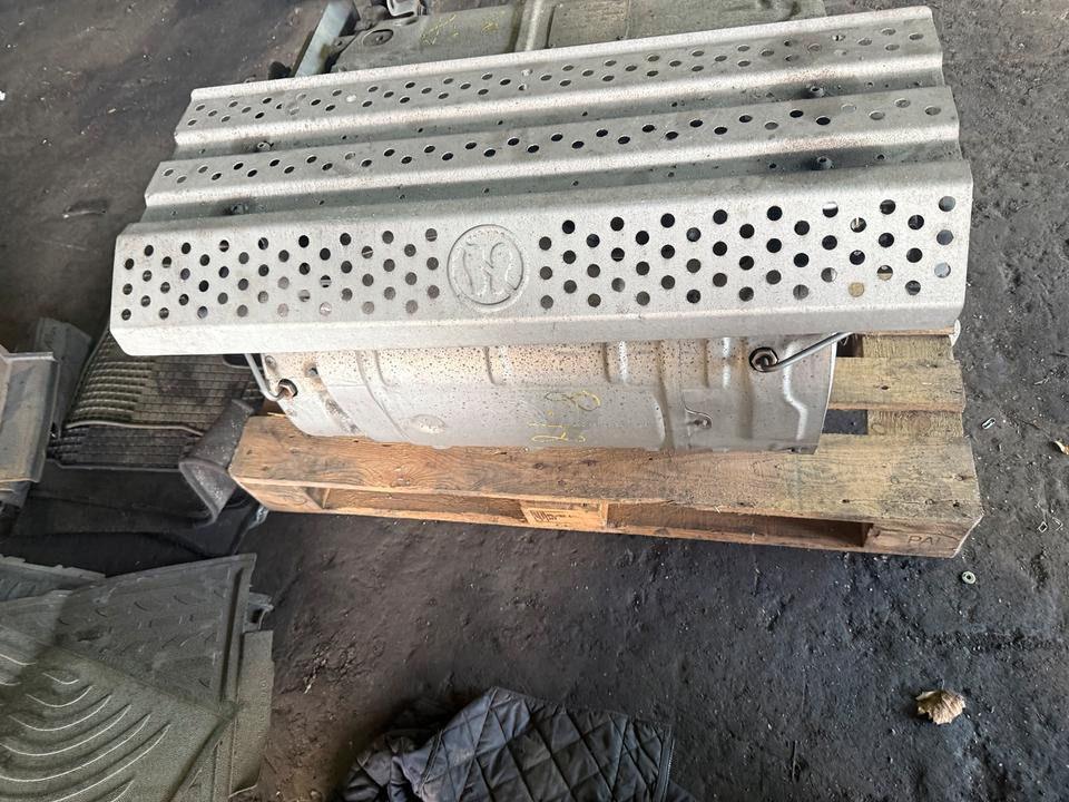 Mercedes Atego 4 EU6 Auspuff Katalysator A0074909712 - Catalyseur pour Camion: photos 2 Mercedes Atego 4 EU6 Auspuff Katalysator A0074909712 - Catalyseur pour Camion: photos 2