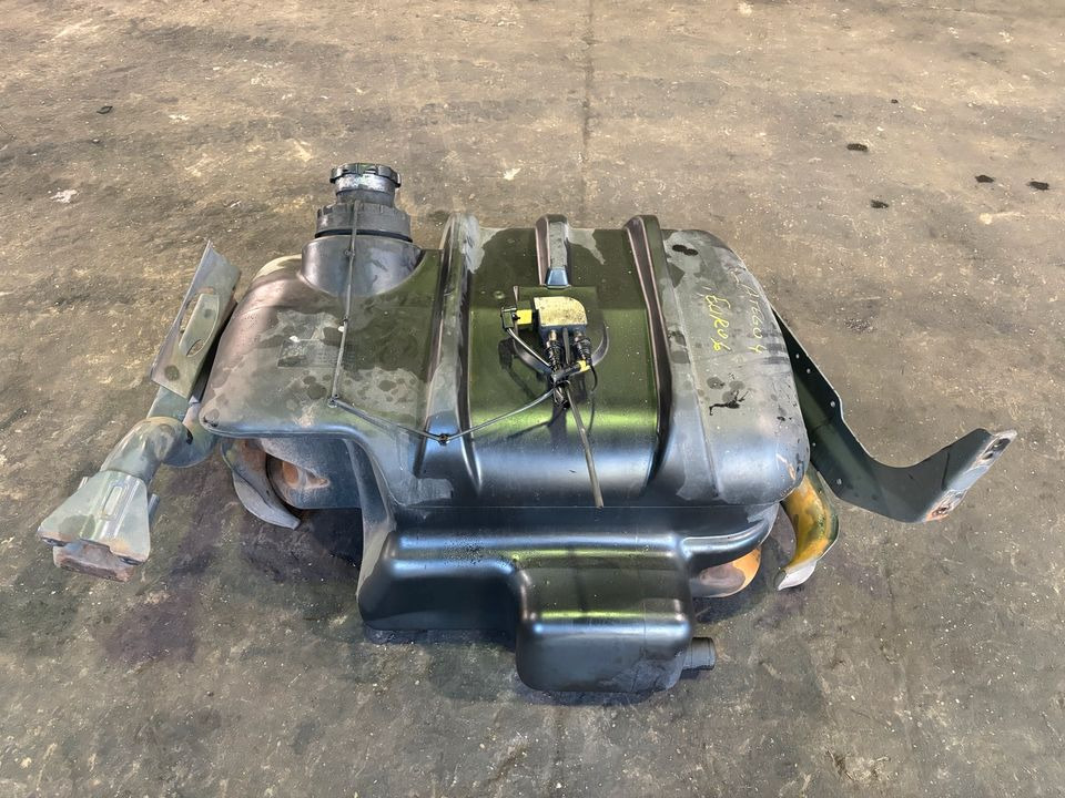 Mercedes Atego 4 EU6 Dieseltank Tank Tankbehälter 200L - Réservoir de carburant pour Camion: photos 4 Mercedes Atego 4 EU6 Dieseltank Tank Tankbehälter 200L - Réservoir de carburant pour Camion: photos 4