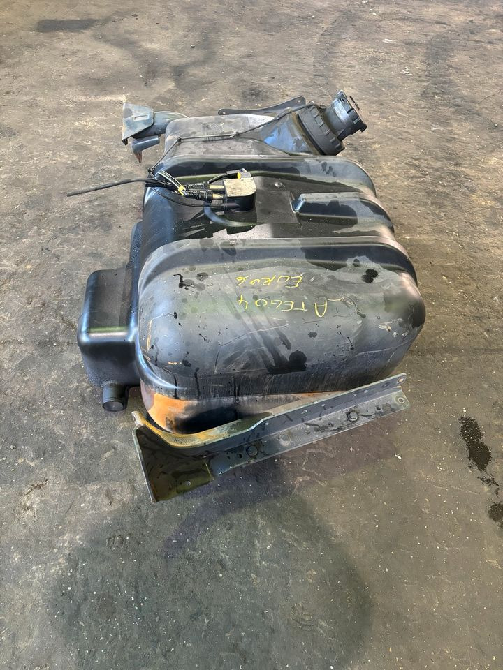 Mercedes Atego 4 EU6 Dieseltank Tank Tankbehälter 200L - Réservoir de carburant pour Camion: photos 3 Mercedes Atego 4 EU6 Dieseltank Tank Tankbehälter 200L - Réservoir de carburant pour Camion: photos 3