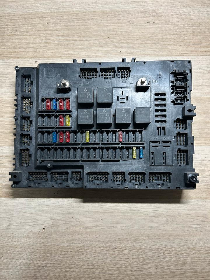 Mercedes Atego 4 EU6 Sicherungskasten A0014465858 - Fusible: photos 2 Mercedes Atego 4 EU6 Sicherungskasten A0014465858 - Fusible: photos 2