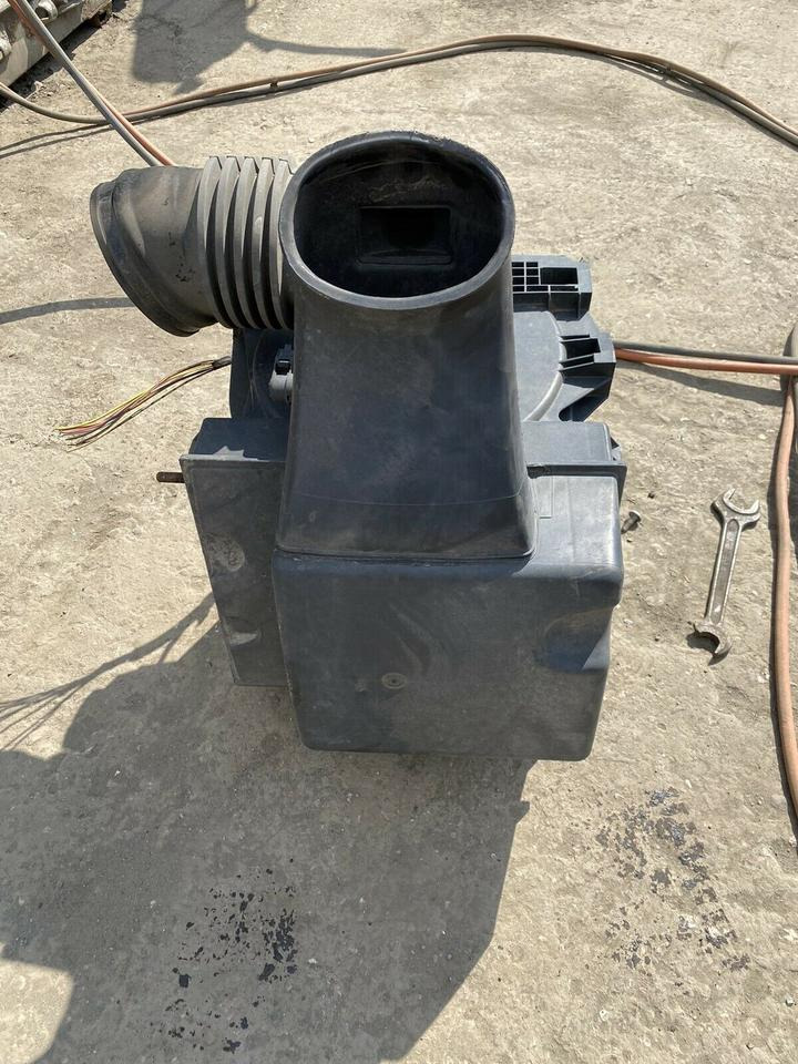 Mercedes Atego Luftfilterkasten Luftfilter Gehäuse A 973 528 06 0 - Filtre à air pour Camion: photos 3 Mercedes Atego Luftfilterkasten Luftfilter Gehäuse A 973 528 06 0 - Filtre à air pour Camion: photos 3