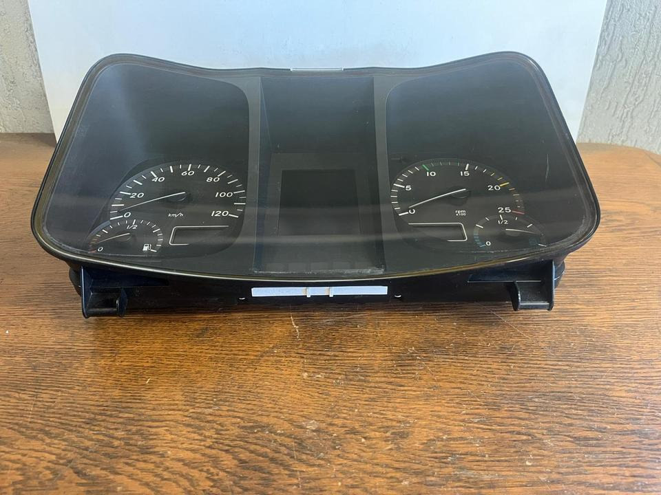 Mercedes Benz Actros MP4 Kombiinstrument / Tacho A9614467421 - Panel de instrumentos pour Camion: photos 5 Mercedes Benz Actros MP4 Kombiinstrument / Tacho A9614467421 - Panel de instrumentos pour Camion: photos 5