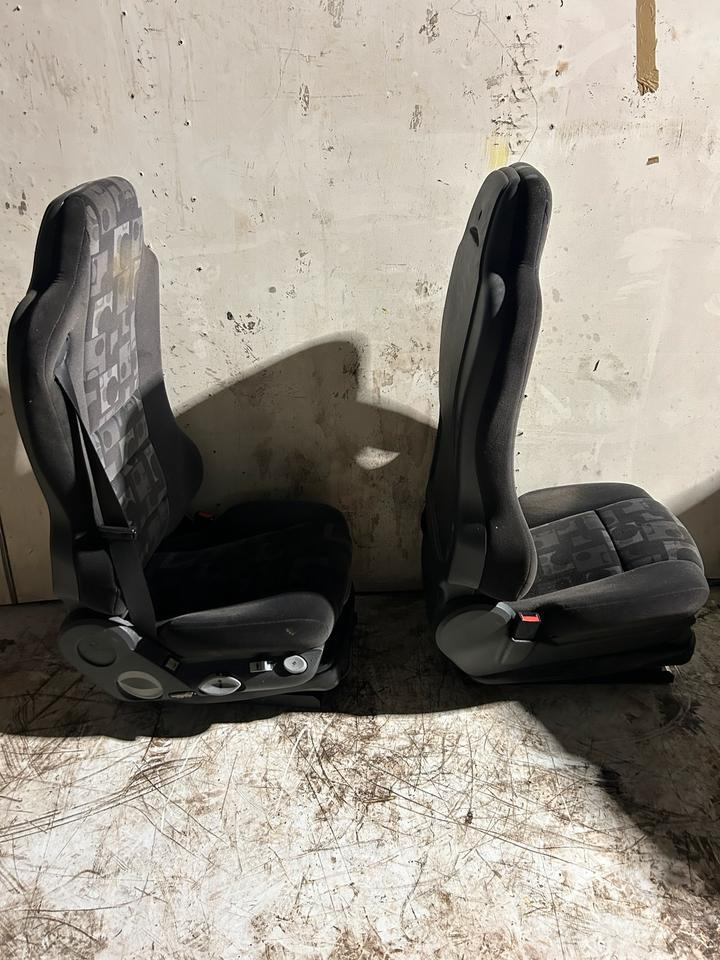 Mercedes Benz Atego 2 Fahrer Und Beifahrersitz mit Luft - Siège: photos 3 Mercedes Benz Atego 2 Fahrer Und Beifahrersitz mit Luft - Siège: photos 3