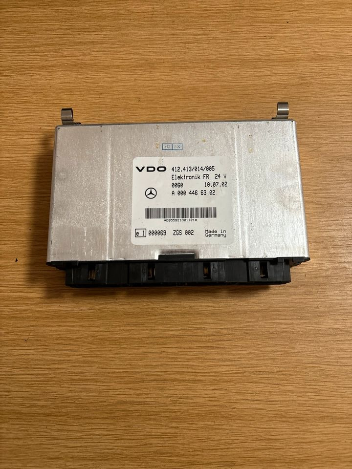 Mercedes-Benz VDO Elektronik FR Steuergerät A0004466302 - Bloc de gestion pour Camion: photos 1 Mercedes-Benz VDO Elektronik FR Steuergerät A0004466302 - Bloc de gestion pour Camion: photos 1