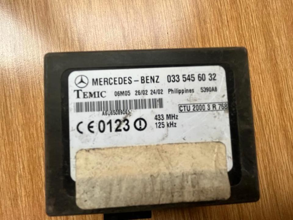 Mercedes Benz Vito W638 Wegfahrsperre Modul 0335456032 - Bloc de gestion pour Camion: photos 2 Mercedes Benz Vito W638 Wegfahrsperre Modul 0335456032 - Bloc de gestion pour Camion: photos 2