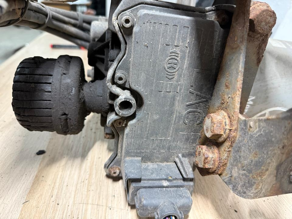 Mercedes KNORR-BREMSE Lufttrockner A0014461764 K102143 - Accessoire de frein pour Camion: photos 5 Mercedes KNORR-BREMSE Lufttrockner A0014461764 K102143 - Accessoire de frein pour Camion: photos 5