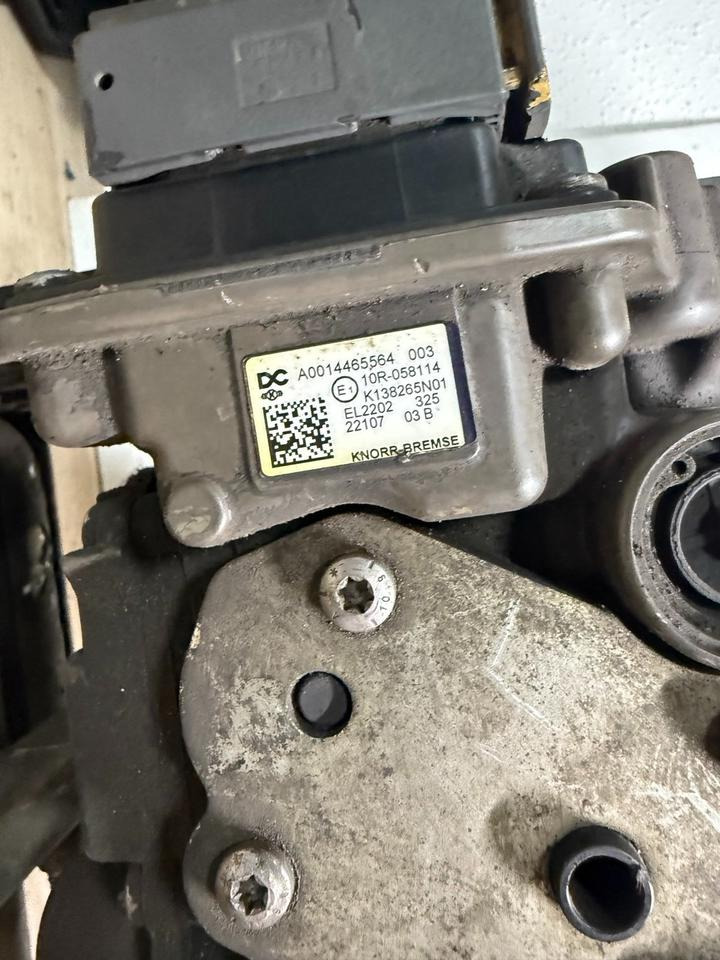 Mercedes KNORR-BREMSE LufttrocknerA0014465564 K138265 - Accessoire de frein pour Camion: photos 2 Mercedes KNORR-BREMSE LufttrocknerA0014465564 K138265 - Accessoire de frein pour Camion: photos 2