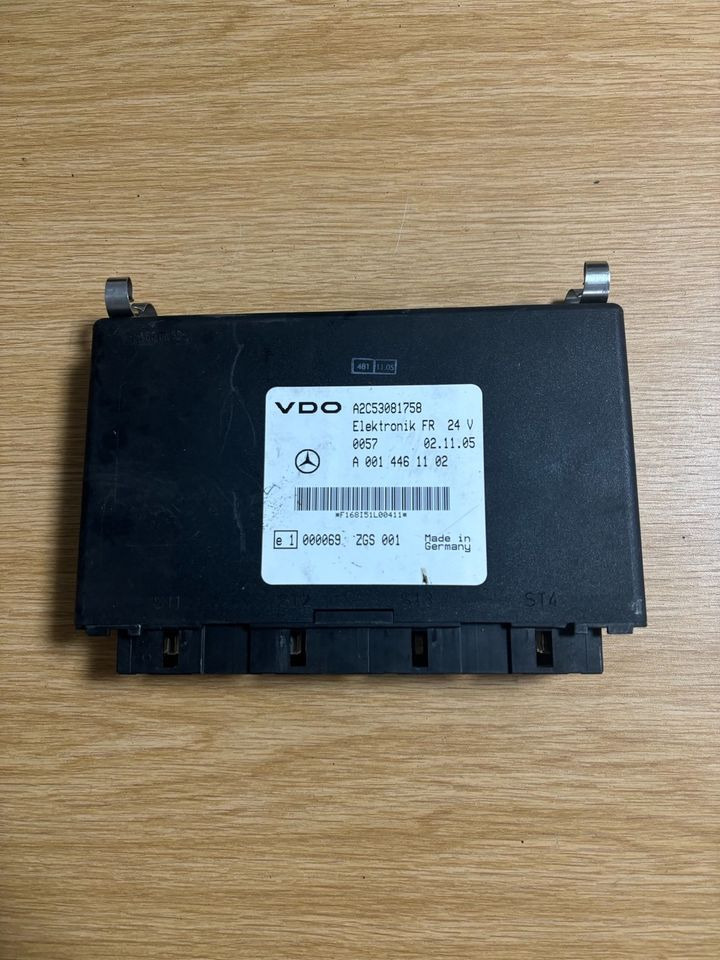 Mercedes VDO Elektronik FR Steuergerät A0014461102 - Bloc de gestion pour Camion: photos 1 Mercedes VDO Elektronik FR Steuergerät A0014461102 - Bloc de gestion pour Camion: photos 1