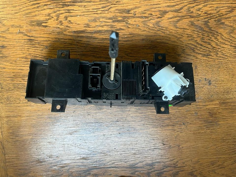 VW Crafter Klimabedienteil Klima Heizung 5HB009182 - Chauffage/ Ventilation pour Camion: photos 4 VW Crafter Klimabedienteil Klima Heizung 5HB009182 - Chauffage/ Ventilation pour Camion: photos 4