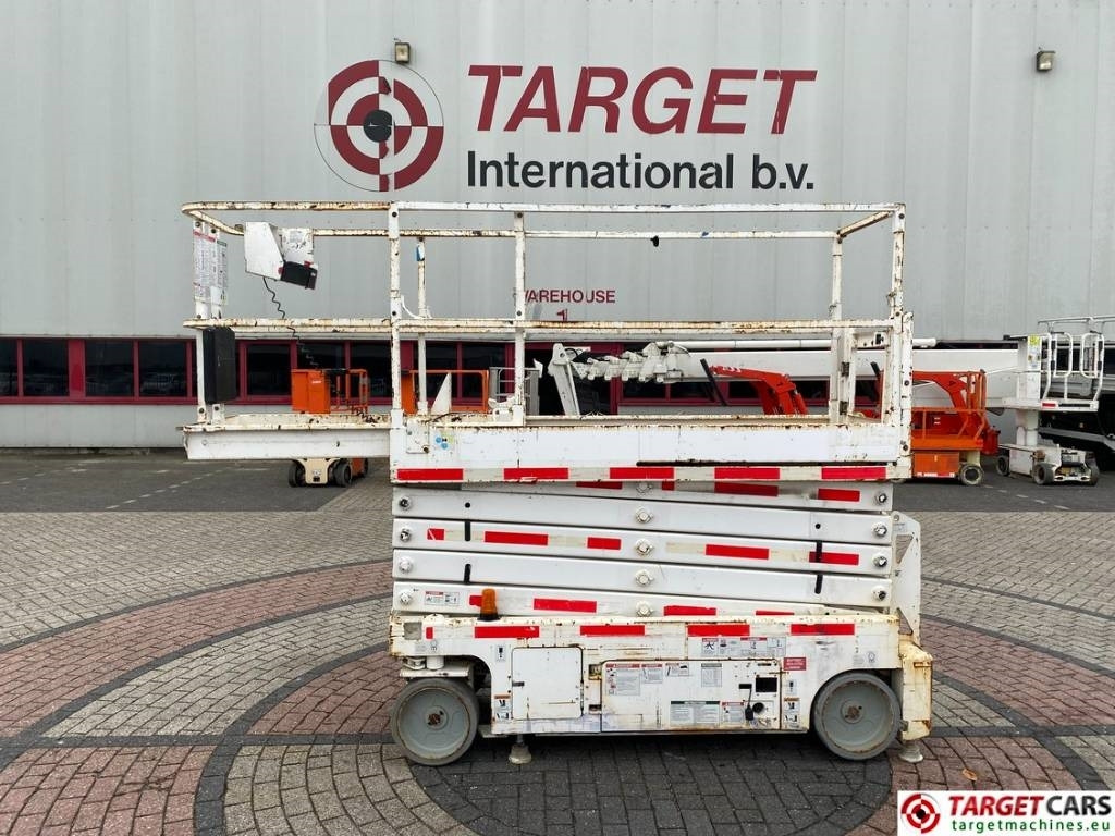 Genie GS-3232 Electric Scissor Work Lift 1175cm - Nacelle ciseaux: photos 5 Genie GS-3232 Electric Scissor Work Lift 1175cm - Nacelle ciseaux: photos 5