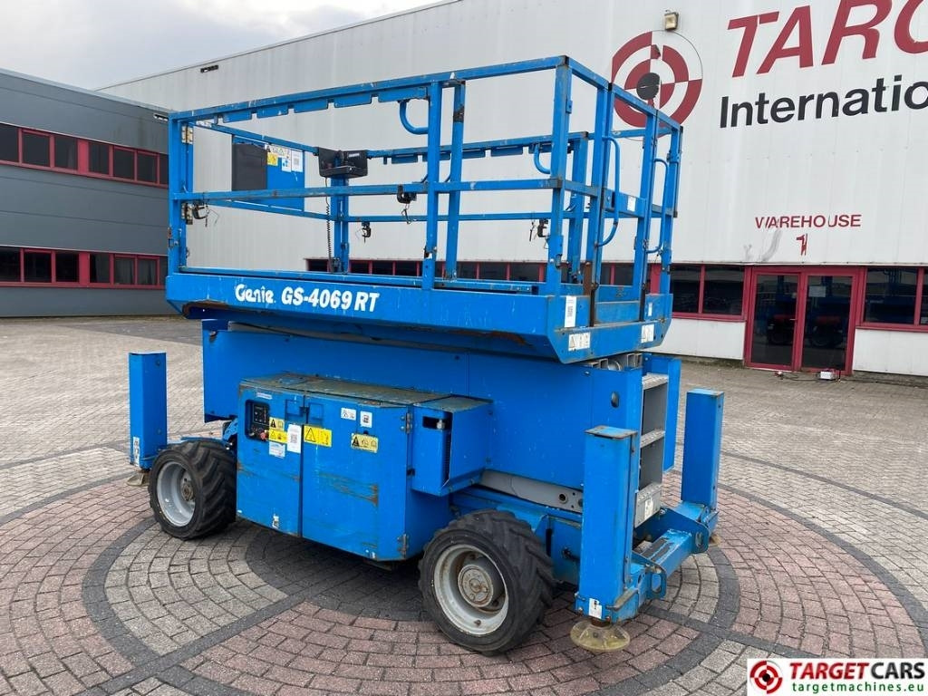 Genie GS-4069 RT LPG 4x4 Scissor Work Lift 1412cm - Nacelle ciseaux: photos 4 Genie GS-4069 RT LPG 4x4 Scissor Work Lift 1412cm - Nacelle ciseaux: photos 4