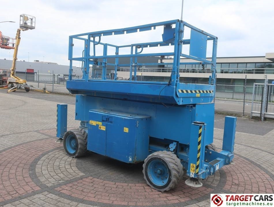 Genie GS-4069DC Electric 4069 Scissor Work Lift 1412cm - Nacelle ciseaux: photos 2 Genie GS-4069DC Electric 4069 Scissor Work Lift 1412cm - Nacelle ciseaux: photos 2