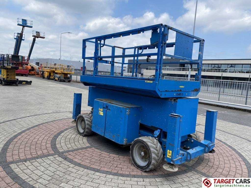 Genie GS-4069DC Electric Scissor Work Lift 1412cm - Nacelle ciseaux: photos 2 Genie GS-4069DC Electric Scissor Work Lift 1412cm - Nacelle ciseaux: photos 2