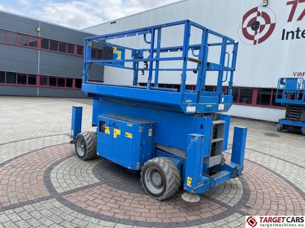 Genie GS-4069DC Electric Scissor Work Lift 1412cm - Nacelle ciseaux: photos 4 Genie GS-4069DC Electric Scissor Work Lift 1412cm - Nacelle ciseaux: photos 4