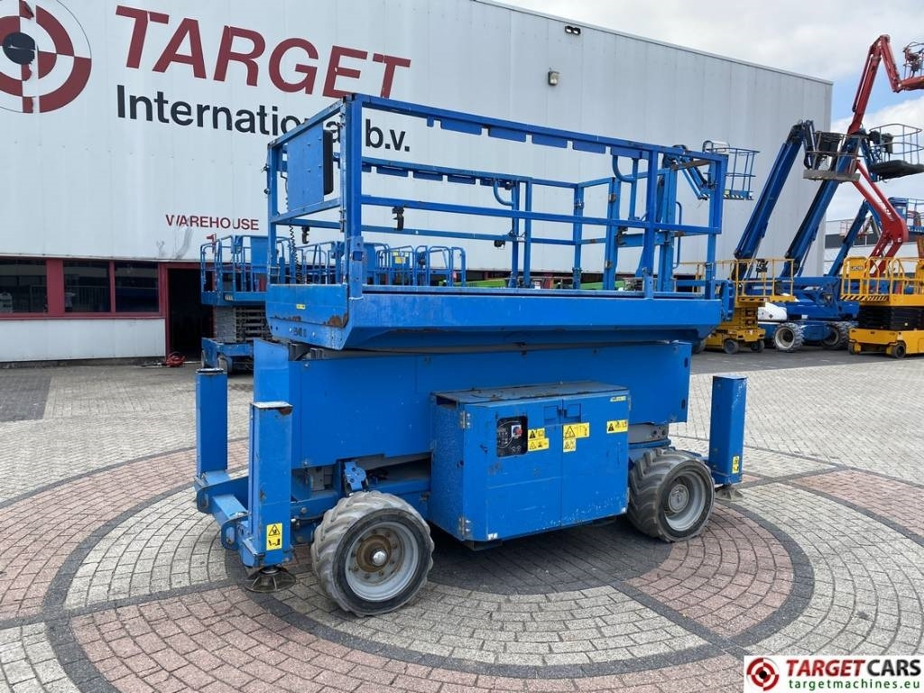 Genie GS-4069DC Electric Scissor Work Lift 1412cm - Nacelle ciseaux: photos 1 Genie GS-4069DC Electric Scissor Work Lift 1412cm - Nacelle ciseaux: photos 1