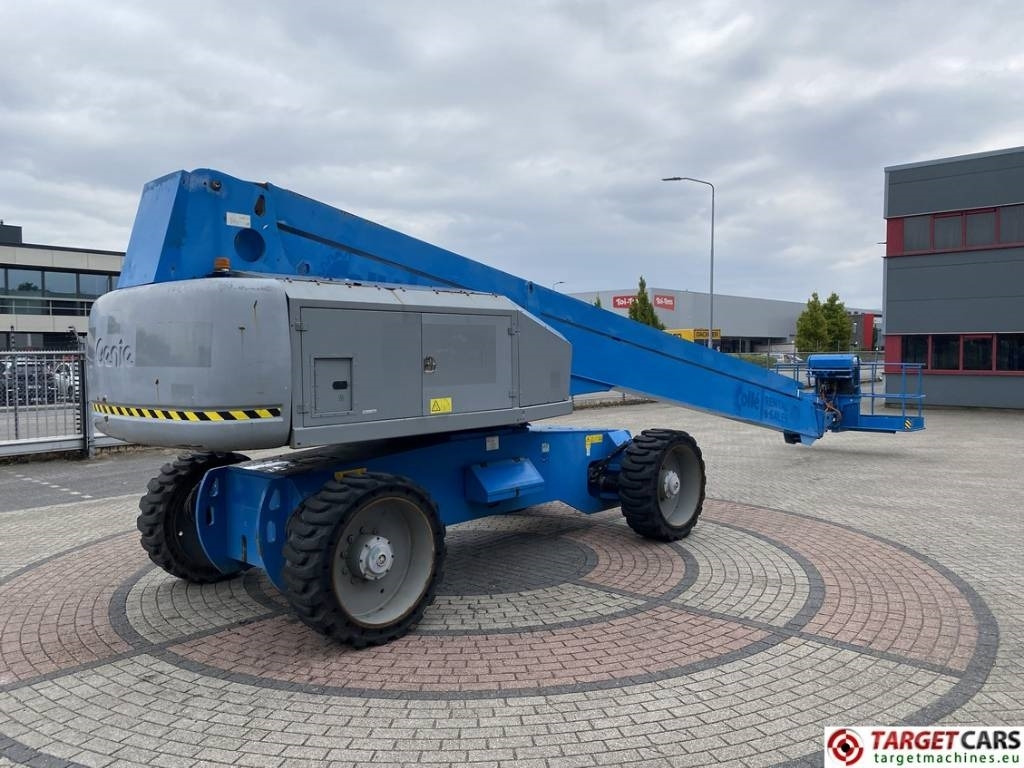 Genie S-100HD Articulated 4x4x4 Diesel Boom Lift 3248cm - Nacelle télescopique: photos 3 Genie S-100HD Articulated 4x4x4 Diesel Boom Lift 3248cm - Nacelle télescopique: photos 3