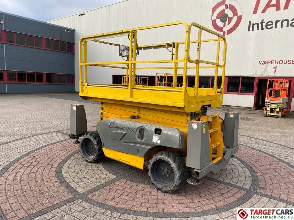 Haulotte Compact 12DX Diesel 4x4 Scissor Work Lift 1206cm - Nacelle ciseaux: photos 4 Haulotte Compact 12DX Diesel 4x4 Scissor Work Lift 1206cm - Nacelle ciseaux: photos 4