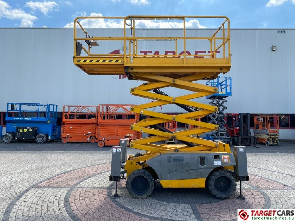 Haulotte Compact 12DX Diesel 4x4 Scissor Work Lift 1206cm - Nacelle ciseaux: photos 5 Haulotte Compact 12DX Diesel 4x4 Scissor Work Lift 1206cm - Nacelle ciseaux: photos 5