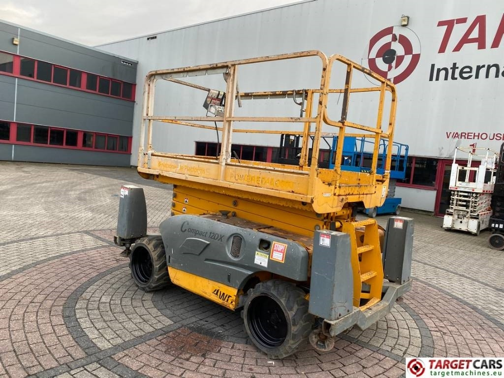 Haulotte Compact 12DX Diesel 4x4 Scissor Work Lift 1206cm - Nacelle ciseaux: photos 4 Haulotte Compact 12DX Diesel 4x4 Scissor Work Lift 1206cm - Nacelle ciseaux: photos 4