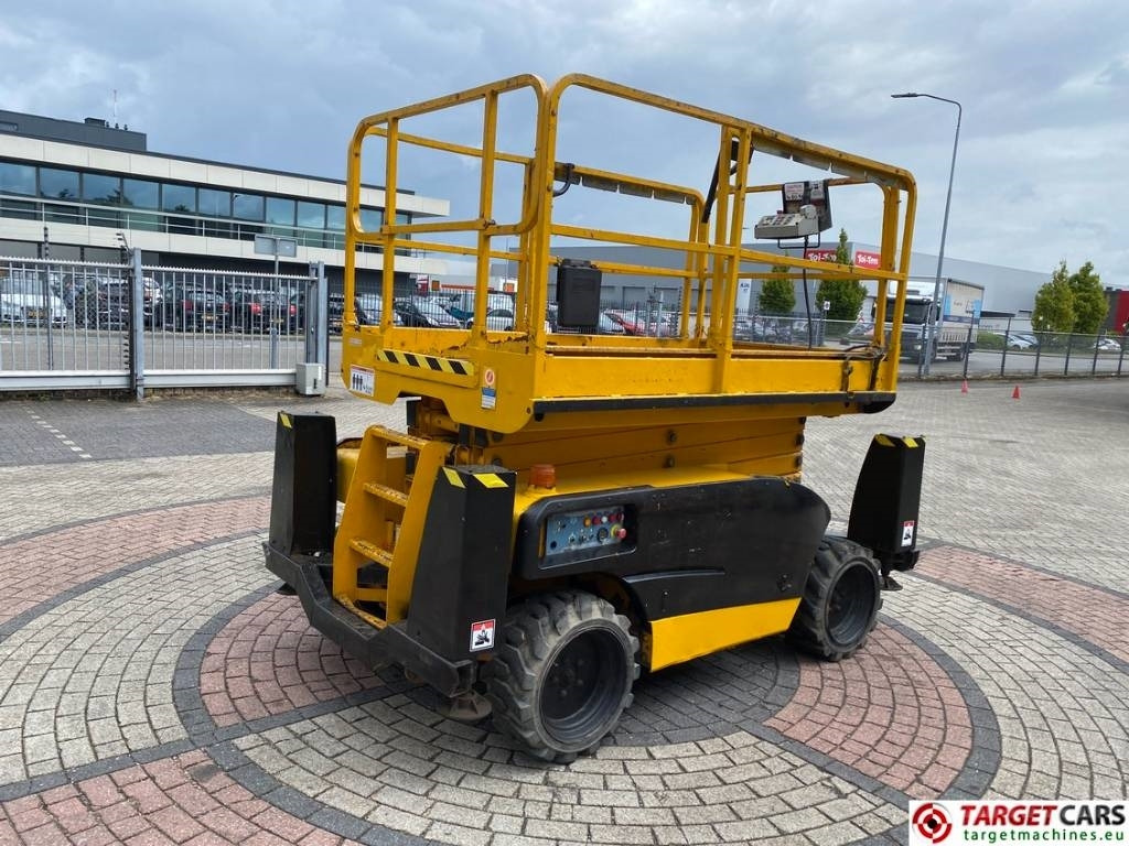 Haulotte Compact 12DX Diesel 4x4 Scissor Work Lift 1206cm - Nacelle ciseaux: photos 3 Haulotte Compact 12DX Diesel 4x4 Scissor Work Lift 1206cm - Nacelle ciseaux: photos 3