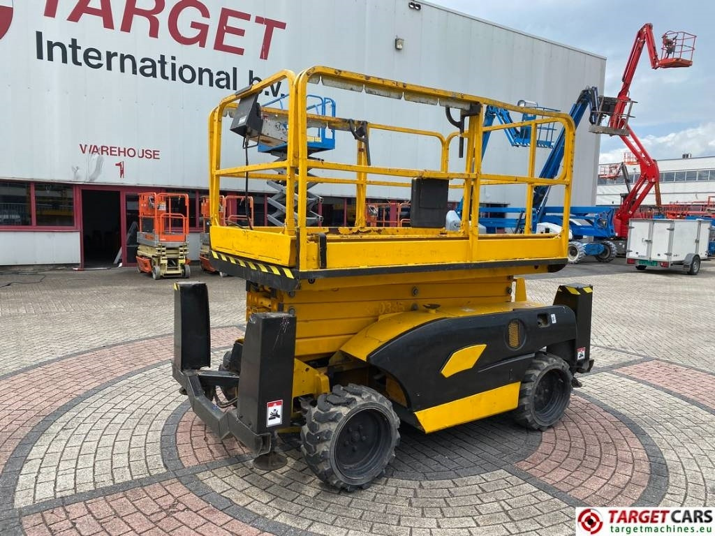 Haulotte Compact 12DX Diesel 4x4 Scissor Work Lift 1206cm - Nacelle ciseaux: photos 1 Haulotte Compact 12DX Diesel 4x4 Scissor Work Lift 1206cm - Nacelle ciseaux: photos 1