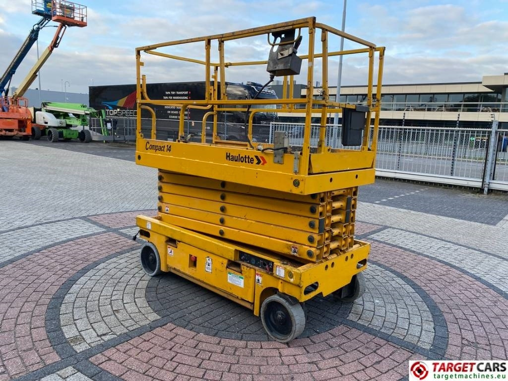 Haulotte Compact 14 Electric Scissor Work Lift 1385cm  - Nacelle ciseaux: photos 2 Haulotte Compact 14 Electric Scissor Work Lift 1385cm  - Nacelle ciseaux: photos 2