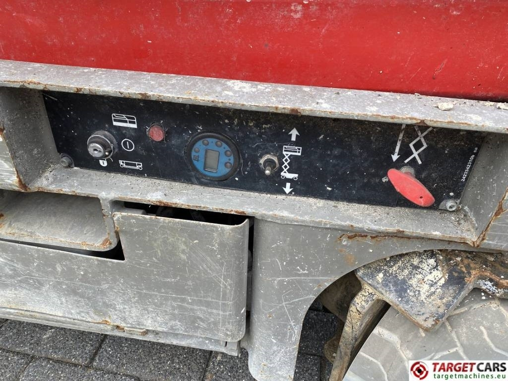 Crédit-bail Haulotte Compact 8 Electric Scissor Work Lift 818cm DEFECT  Haulotte Compact 8 Electric Scissor Work Lift 818cm DEFECT: photos 12 Crédit-bail Haulotte Compact 8 Electric Scissor Work Lift 818cm DEFECT  Haulotte Compact 8 Electric Scissor Work Lift 818cm DEFECT: photos 12