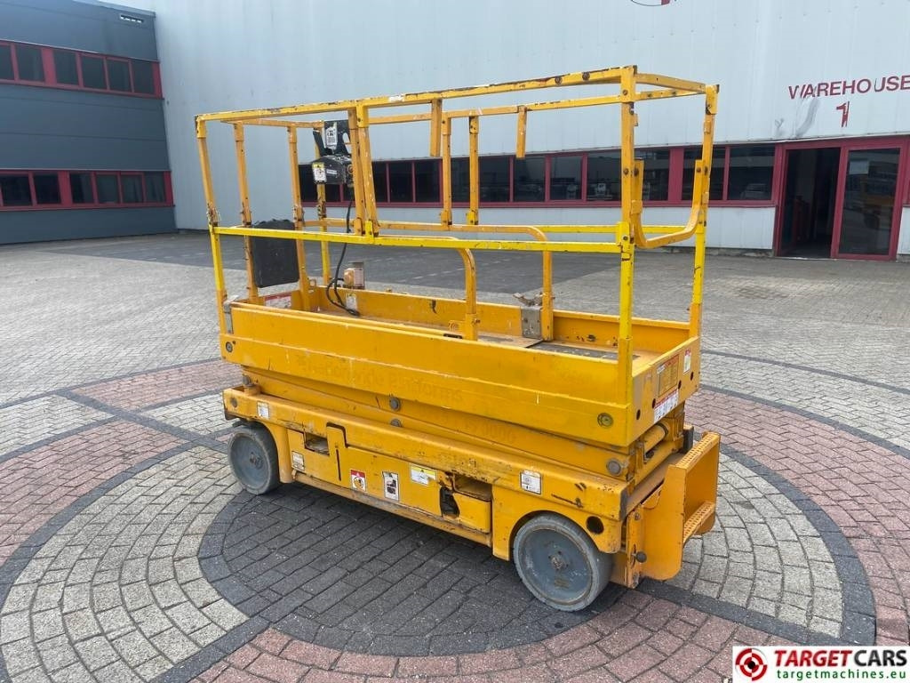Haulotte Compact 8 Electric Scissor Work Lift 818cm - Nacelle ciseaux: photos 4 Haulotte Compact 8 Electric Scissor Work Lift 818cm - Nacelle ciseaux: photos 4