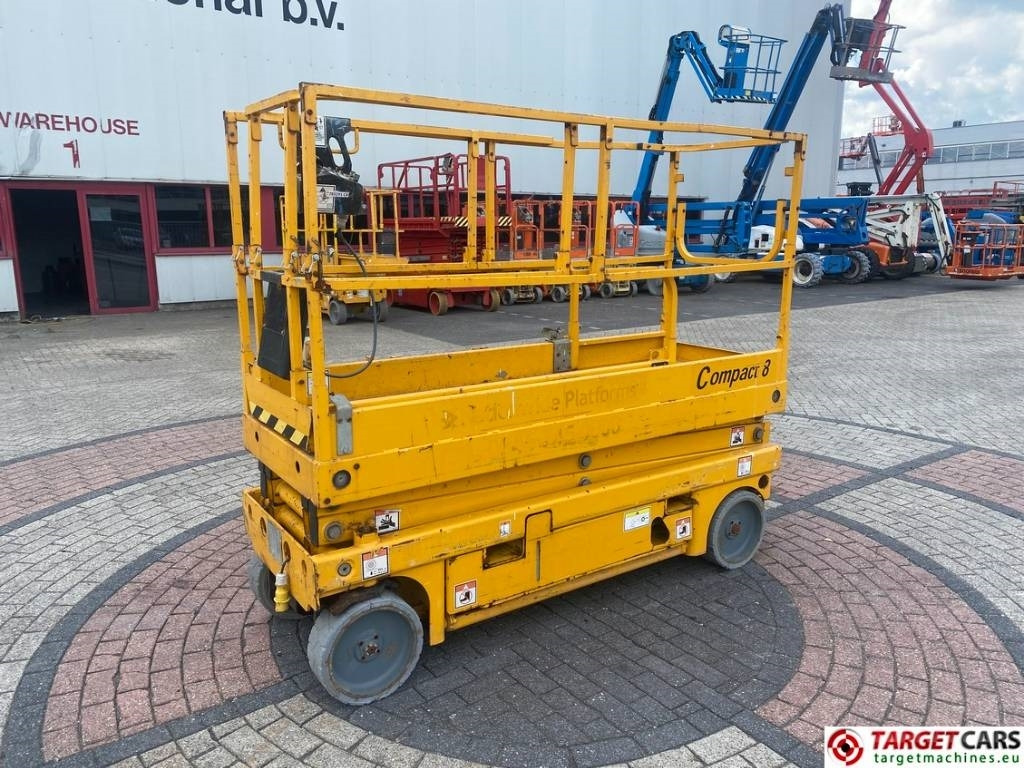 Haulotte Compact 8 Electric Scissor Work Lift 818cm - Nacelle ciseaux: photos 1 Haulotte Compact 8 Electric Scissor Work Lift 818cm - Nacelle ciseaux: photos 1