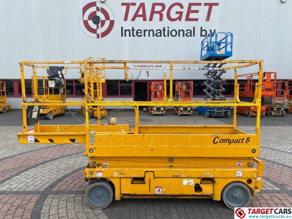 Haulotte Compact 8 Electric Scissor Work Lift 818cm - Nacelle ciseaux: photos 5 Haulotte Compact 8 Electric Scissor Work Lift 818cm - Nacelle ciseaux: photos 5