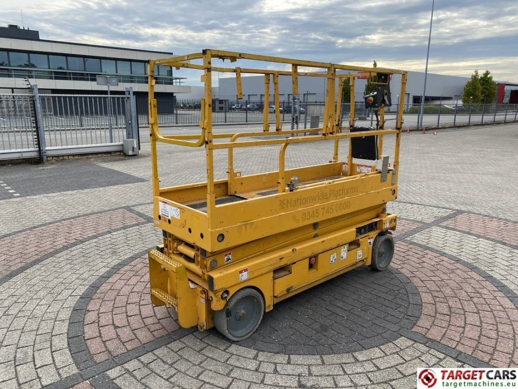 Haulotte Compact 8 Electric Scissor Work Lift 818cm - Nacelle ciseaux: photos 3 Haulotte Compact 8 Electric Scissor Work Lift 818cm - Nacelle ciseaux: photos 3
