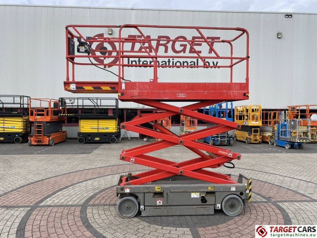 Haulotte Compact 8 Electric Scissor Work Lift 818cm - Nacelle ciseaux: photos 5 Haulotte Compact 8 Electric Scissor Work Lift 818cm - Nacelle ciseaux: photos 5