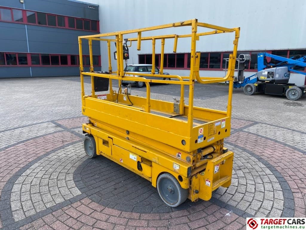 Haulotte Compact 8 Electric Scissor Work Lift 818cm - Nacelle ciseaux: photos 4 Haulotte Compact 8 Electric Scissor Work Lift 818cm - Nacelle ciseaux: photos 4