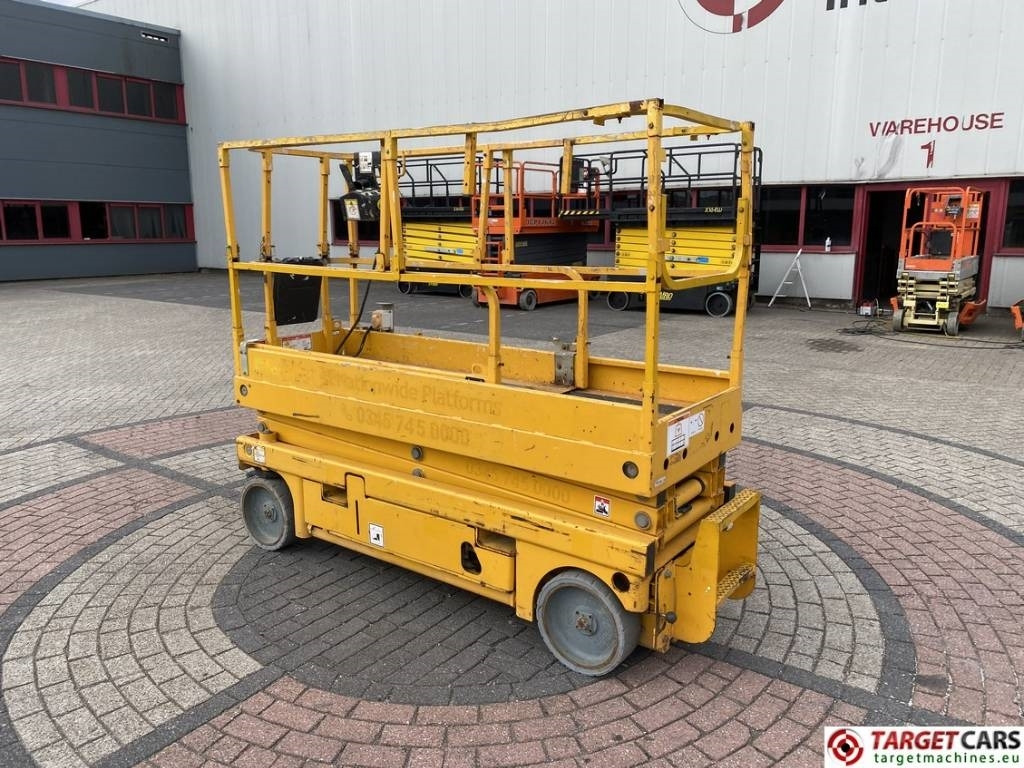 Haulotte Compact 8 Electric Scissor Work Lift 818cm - Nacelle ciseaux: photos 4 Haulotte Compact 8 Electric Scissor Work Lift 818cm - Nacelle ciseaux: photos 4