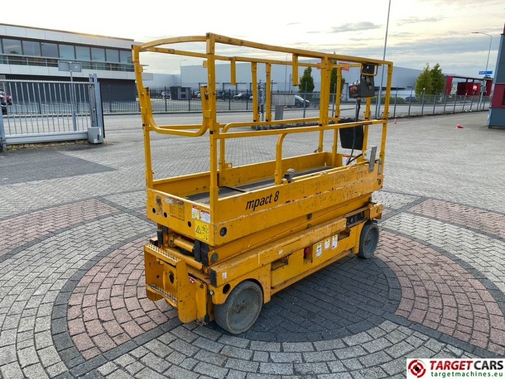 Haulotte Compact 8 Electric Scissor Work Lift 818cm - Nacelle ciseaux: photos 3 Haulotte Compact 8 Electric Scissor Work Lift 818cm - Nacelle ciseaux: photos 3