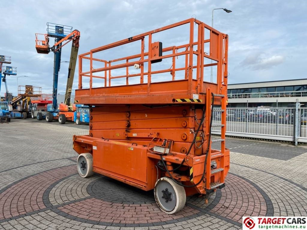 JLG 153-12 Liftlux Electric Scissor Work Lift 1730cm - Nacelle ciseaux: photos 2 JLG 153-12 Liftlux Electric Scissor Work Lift 1730cm - Nacelle ciseaux: photos 2