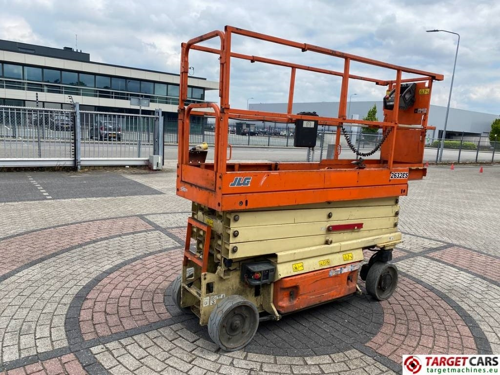 JLG 2632ES Electric Scissor Work Lift 977cm - Nacelle ciseaux: photos 3 JLG 2632ES Electric Scissor Work Lift 977cm - Nacelle ciseaux: photos 3