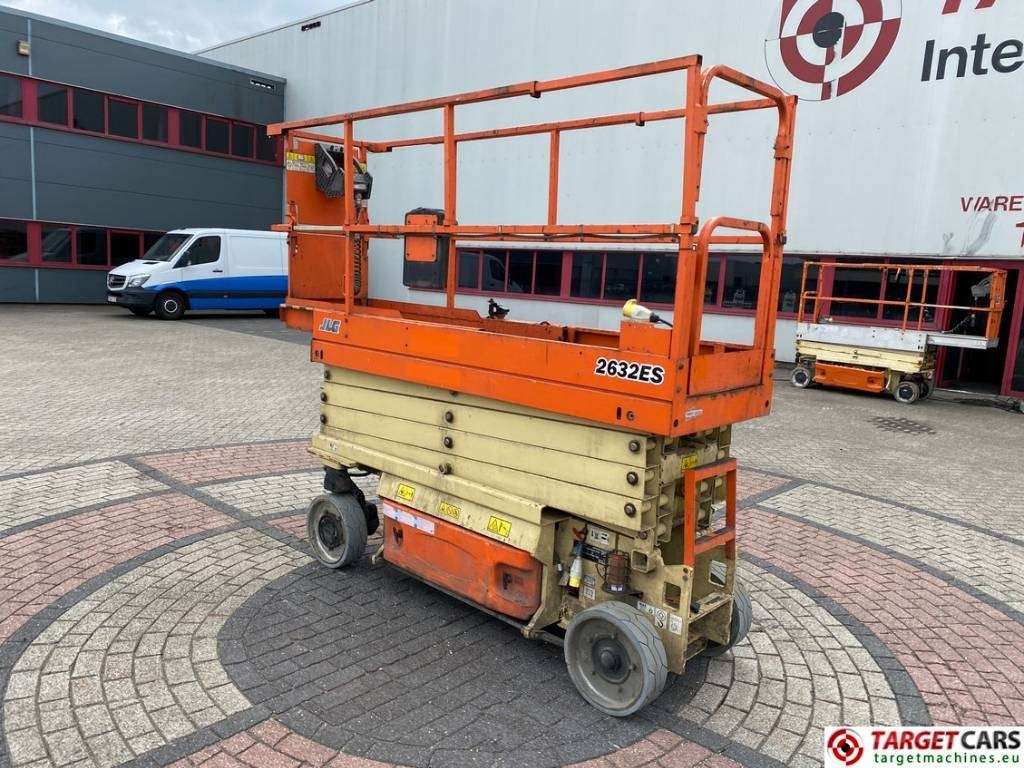 JLG 2632ES Electric Scissor Work Lift 977cm - Nacelle ciseaux: photos 4 JLG 2632ES Electric Scissor Work Lift 977cm - Nacelle ciseaux: photos 4
