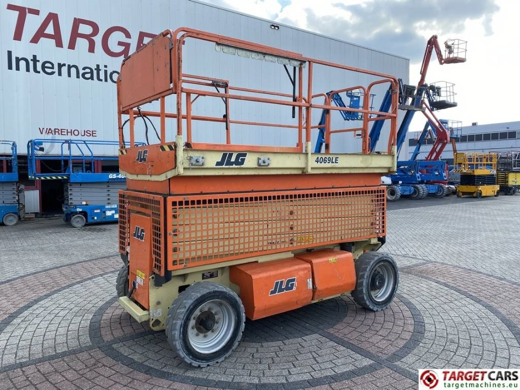 JLG 4069LE Electric Scissor Work Lift 1419cm - Nacelle ciseaux: photos 1 JLG 4069LE Electric Scissor Work Lift 1419cm - Nacelle ciseaux: photos 1