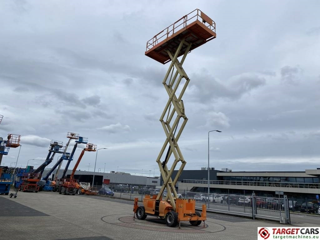 Crédit-bail JLG 4394RT Diesel 4x4 Scissor Work Lift 1511cm  JLG 4394RT Diesel 4x4 Scissor Work Lift 1511cm: photos 7