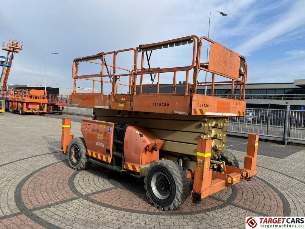 JLG 4394RT Diesel 4x4 Scissor Work Lift 1511cm - Nacelle ciseaux: photos 2 JLG 4394RT Diesel 4x4 Scissor Work Lift 1511cm - Nacelle ciseaux: photos 2