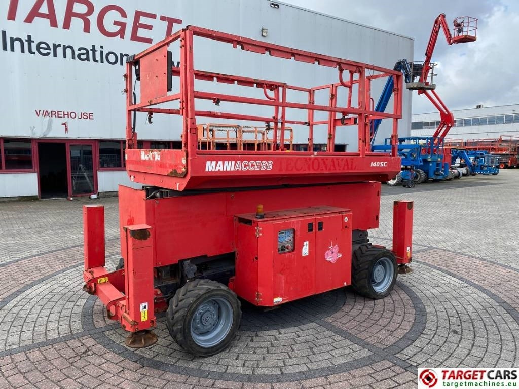 Manitou 140SC Diesel 4x4 Scissor Work Lift 1412cm - Nacelle ciseaux: photos 1 Manitou 140SC Diesel 4x4 Scissor Work Lift 1412cm - Nacelle ciseaux: photos 1