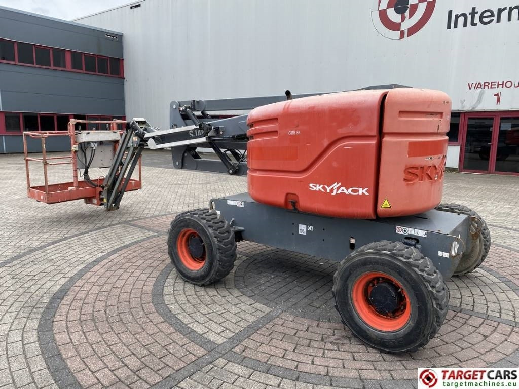 SkyJack SJ46AJ Articulated 4x4 Diesel Boom WorkLift 1593cm - Nacelle articulée: photos 4 SkyJack SJ46AJ Articulated 4x4 Diesel Boom WorkLift 1593cm - Nacelle articulée: photos 4
